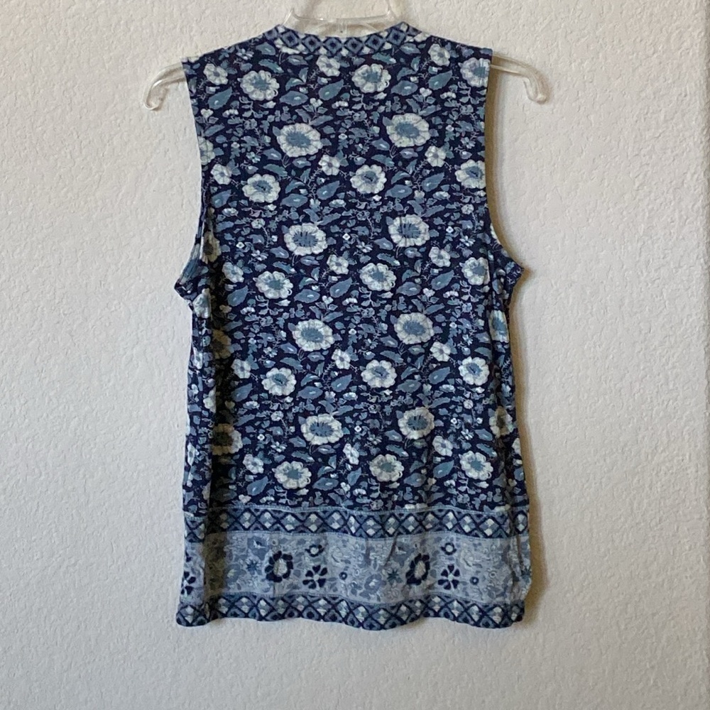 Lucky Brand Blue and White V-neck Blouse Size SP - Picture 3 of 8